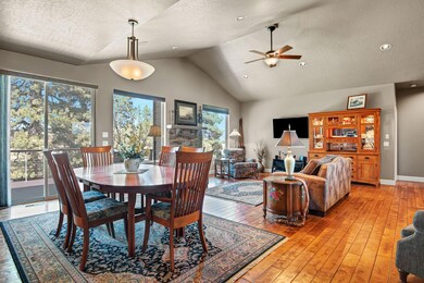8-web-or-mls-10291CoulterPineSt_INT_Prin