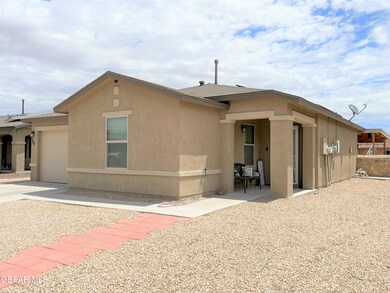732 Nuevo Desierto Dr, Horizon City, TX 79928 - photo 4