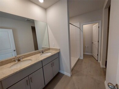 34775 Telluride Ln, Zephyrhills, FL 33541 - photo 6