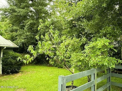 8 Chisholm Trail, Wiggins, MS 39577 - photo 2