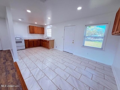 1707 N Main St, Columbia, MS 39429 - photo 5