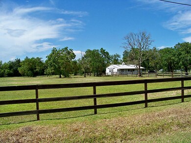 2130 County Road 163, Alvin, TX 77511 - photo 2