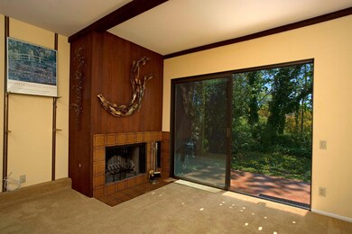 04FireplaceAndPatio01