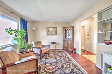 07-LIVING ROOM