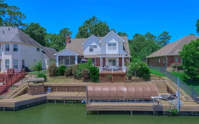 OVER 3000 sf and FIVE bedrooms--Ready for Lake Lif