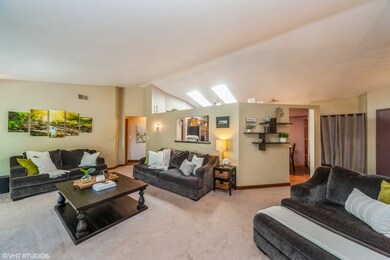 1510 Commodore Ln unit 8, Schaumburg, IL 60193 - photo 7