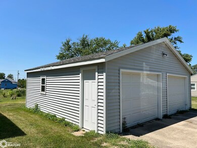 131 E Mckinley St, Osceola, IA 50213 - photo 4