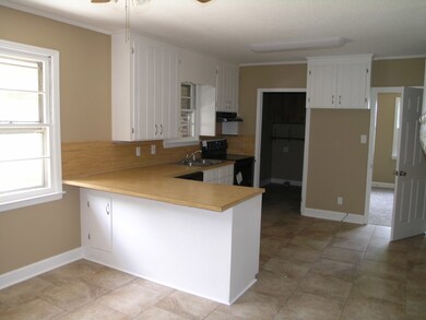 111 Westover Dr, Roanoke Rapids, NC 27870 - photo 5