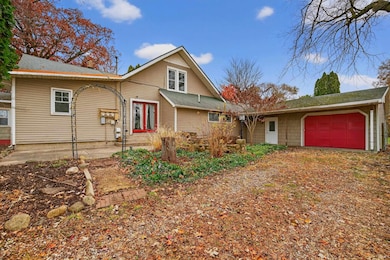 807 S Franklin St, Winamac, IN 46996 - photo 3