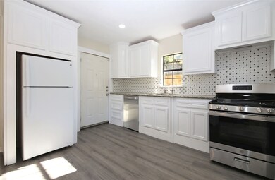 7025 Foster St, Houston, TX 77021 - photo 5