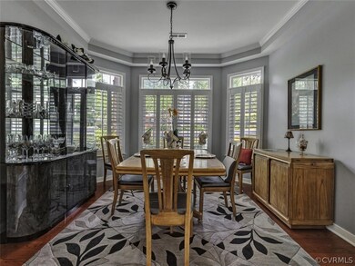 Dining Room- spacious!