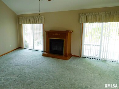 5003 N Koerner Rd, Peoria, IL 61615 - photo 3