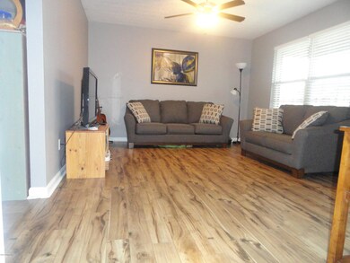 225 Crossfield Dr, Mount Washington, KY 40047 - photo 5