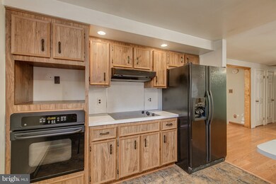 10826 Wilcox Dr, Williamsport, MD 21795 - photo 7