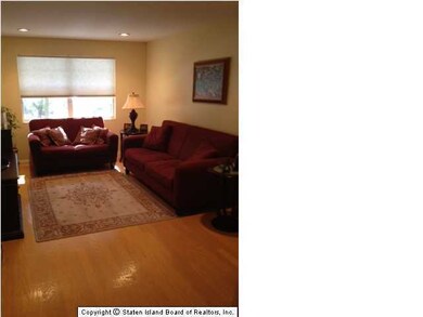 135 Cheshire Place, Staten Island, NY 10301 - photo 3