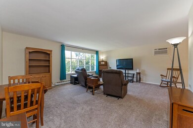 1224 Woodmere Dr unit 2, Pottstown, PA 19464 - photo 2