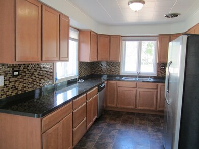 1018 Taft Ave, Wheaton, IL 60189 - photo 2