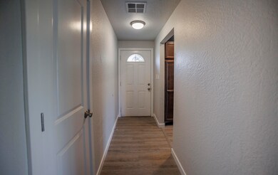925 Crest Dr -02