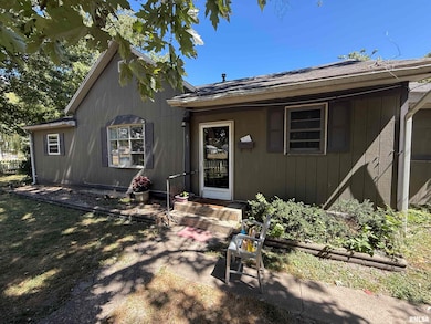 617 N Walnut St, Centralia, IL 62801 - photo 3