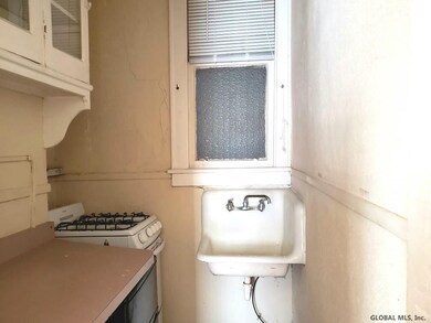 256 State St unit 9, Albany, NY 12210 - photo 5