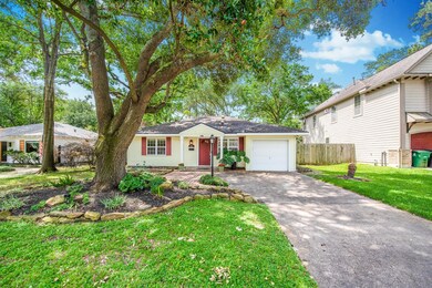 1067 W 42nd St, Houston, TX 77018 - photo 4