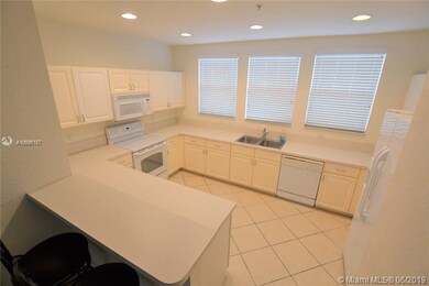 820 Millbrae Ct unit 2, West Palm Beach, FL 33401 - photo 2