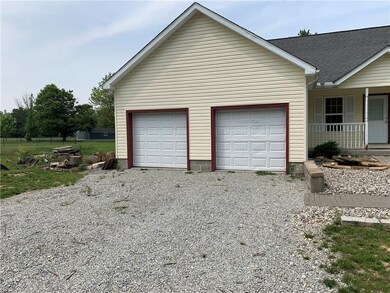 1035 E Santee Dr, Greensburg, IN 47240 - photo 3