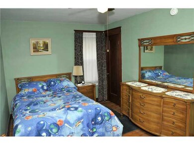 Master Bedroom Lower Unit: Large Master Bedroom re