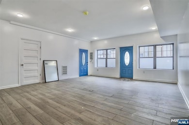 9017 Riverside Place unit House, North Bergen, NJ 07047 - photo 4