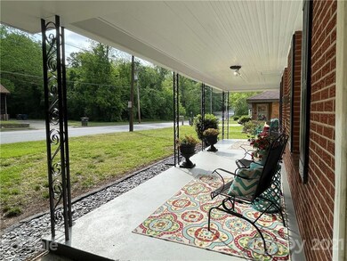 416 Salisbury Rd, Statesville, NC 28677 - photo 4