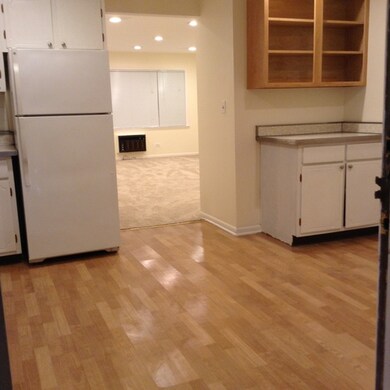 960 Shermer Rd unit 2, Glenview, IL 60025 - photo 3