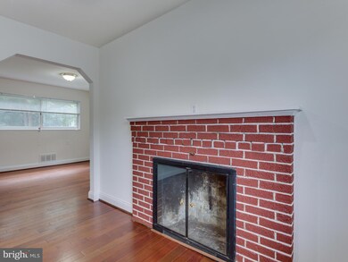 5613 Monroe St, Hyattsville, MD 20784 - photo 5