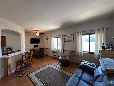 200 S Freeman Ave unit 206, Luverne, MN 56156 - photo 6