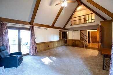 Great Room Walks to Large Deck