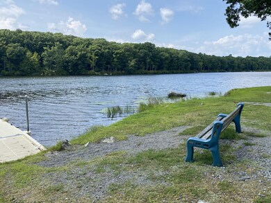 1054 Acacia Dr, Hawley, PA 18428 - photo 7