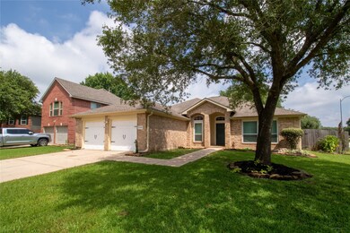 12002 Viola Ct, Pinehurst, TX 77362 - photo 2