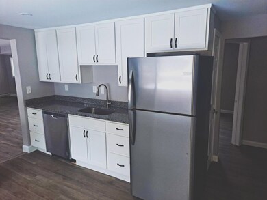 110 Mammoth Rd, Hooksett, NH 03106 - photo 2