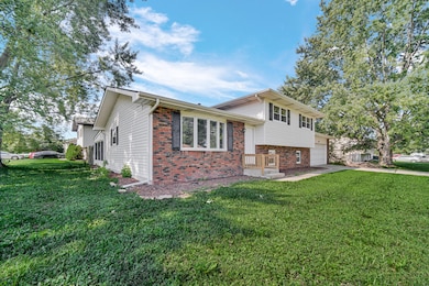 1525 W 74th Place, Merrillville, IN 46410 - photo 2