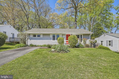 110 Tulip Dr, Gaithersburg, MD 20877 - photo 2