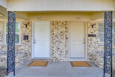 2519 Normont Cir, Fort Worth, TX 76103 - photo 4