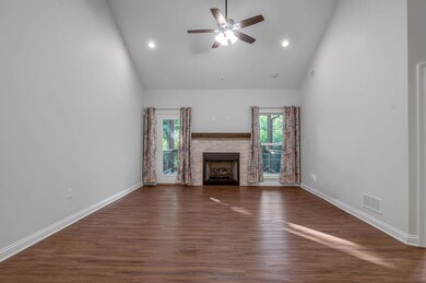 216 Sugartree Ln, Versailles, KY 40383 - photo 2