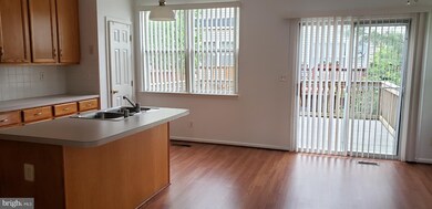 2566 James Madison Cir, Herndon, VA 20171 - photo 5