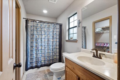 701 S Church St, Decatur, TX 76234 - photo 5