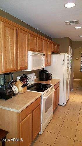 7. Kitchen Appliances 9934 W. Riverside