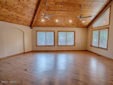 006_Living Room