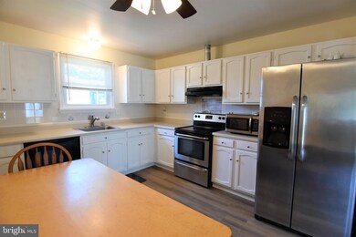 202 Glen Rd, Pasadena, MD 21122 - photo 5