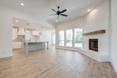 1016 Monaco Ct, Springtown, TX 76082 - photo 7