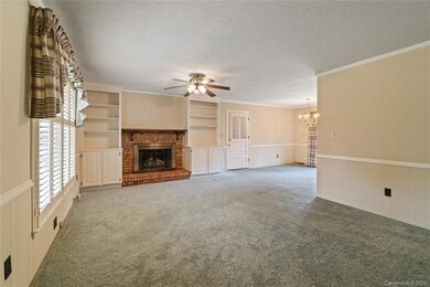 405 Beverly Dr, Statesville, NC 28625 - photo 5