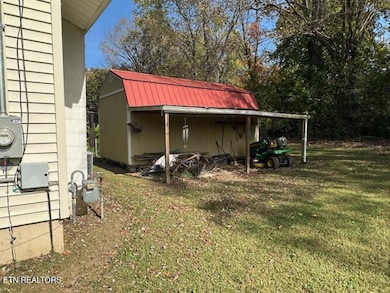 180 Cedar Ln, Jacksboro, TN 37757 - photo 7