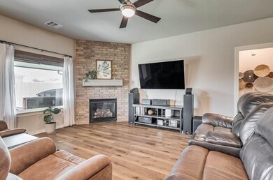 1906 Glenbrook Dr, Shawnee, OK 74804 - photo 5